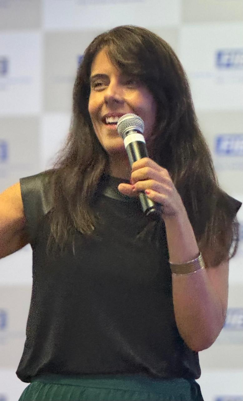 You are currently viewing Flávia Aquino